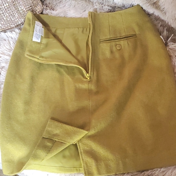 Young Americans Skirt size 7 Junior oliver color 42% Wool Very good condition - Picture 7 of 11